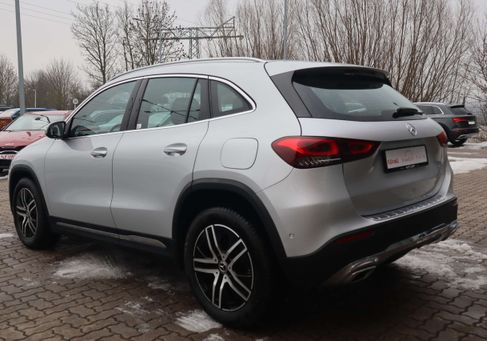 Mercedes-Benz GLA 200, 2020