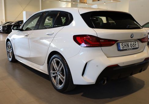 BMW 118, 2022