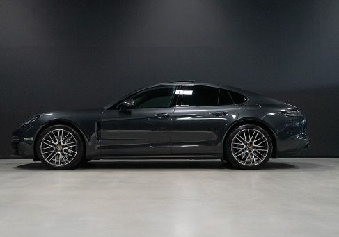 Porsche Panamera, 2023