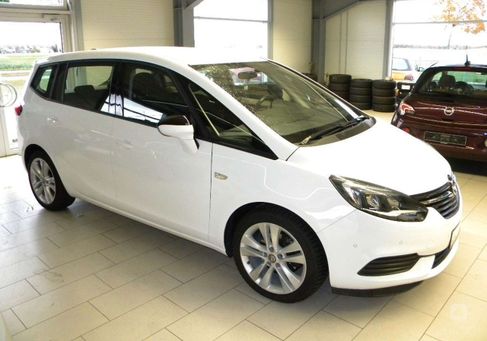 Opel Zafira, 2017