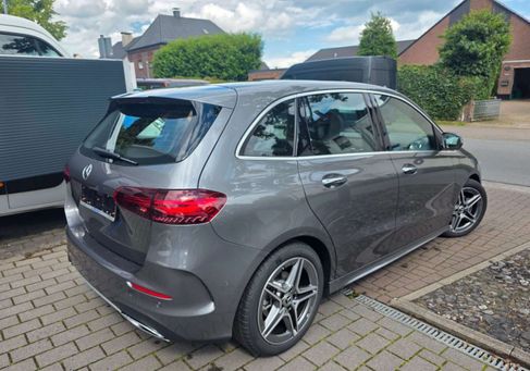 Mercedes-Benz B 180, 2025