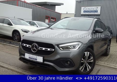 Mercedes-Benz GLA 220, 2021