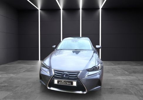Lexus IS, 2020