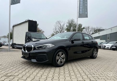 BMW 118, 2022