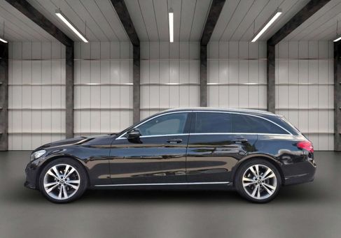 Mercedes-Benz C 200, 2020 3