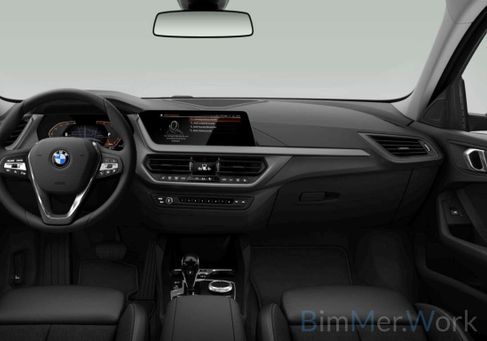 BMW 118, 2023