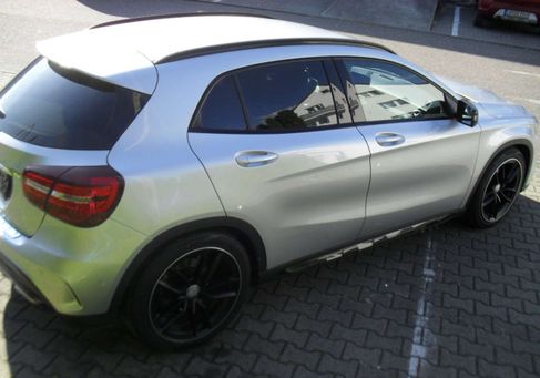 Mercedes-Benz GLA 200, 2019 3