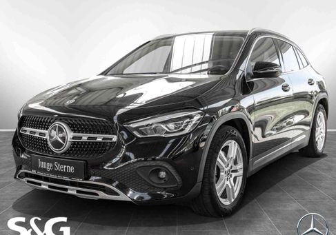 Mercedes-Benz GLA 200, 2021