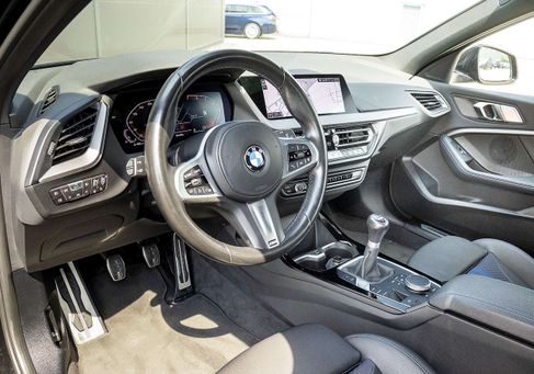 BMW 118, 2022