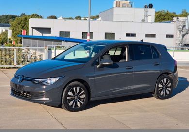 Volkswagen Golf, 2023