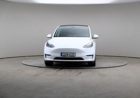 Tesla Model Y, 2023 3
