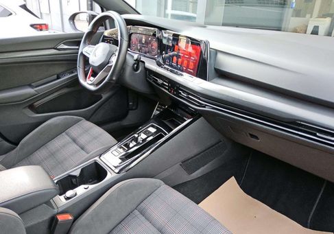 Volkswagen Golf, 2023 3