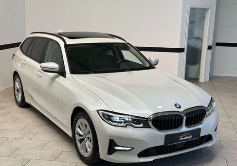 BMW 318, 2022