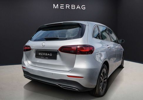 Mercedes-Benz B 200, 2023