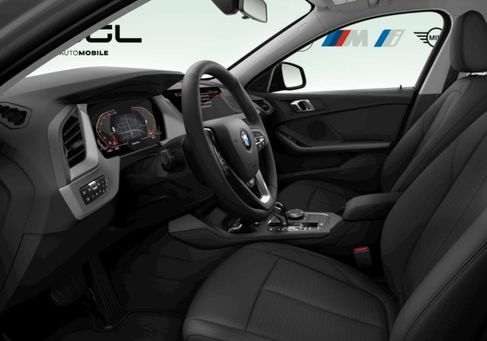 BMW 118, 2023