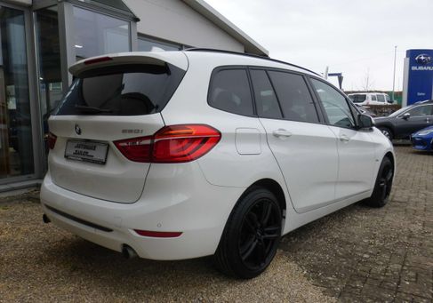 BMW 220, 2018 3