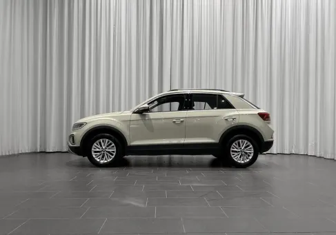 Volkswagen T-Roc, 2023 2