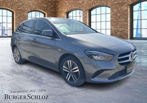 Mercedes-Benz B 250, 2022 3