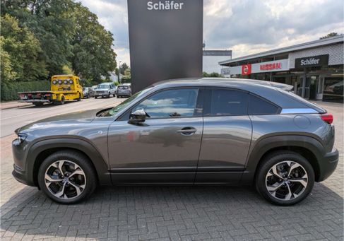 Mazda MX-30, 2023 3