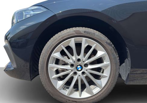 BMW 118, 2024