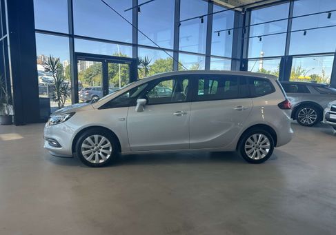 Opel Zafira, 2018
