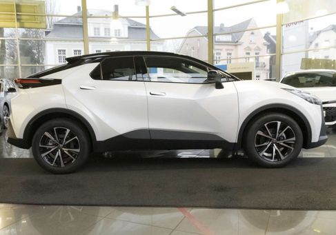 Toyota C-HR, 2025 3