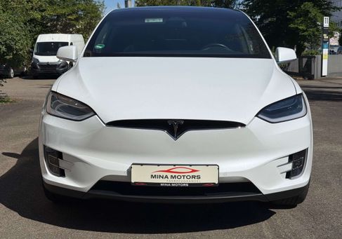 Tesla Model X, 2017