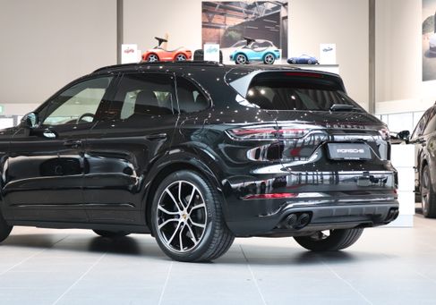 Porsche Cayenne, 2023