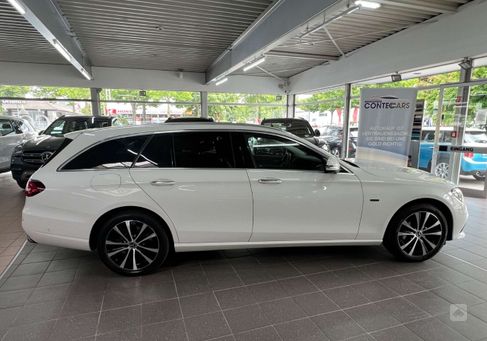 Mercedes-Benz E 300, 2021