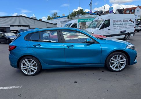 BMW 120, 2022 3