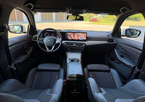 BMW 318, 2023