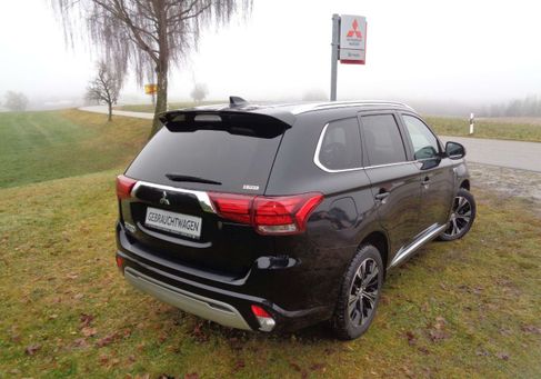 Mitsubishi Outlander, 2020