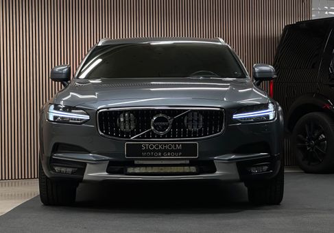 Volvo V90 Cross Country, 2020