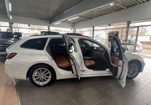 BMW 318, 2022