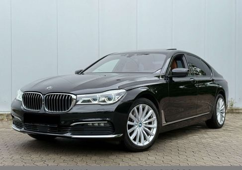 BMW 750, 2017
