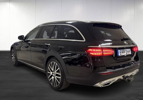 Mercedes-Benz E 400, 2022