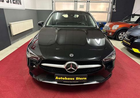 Mercedes-Benz CLA 200, 2022