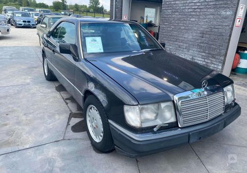 Mercedes-Benz 300, 1990