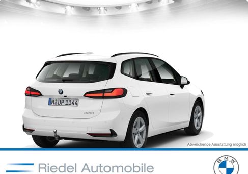 BMW 220, 2025 2