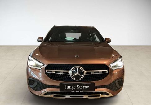 Mercedes-Benz GLA 200, 2022