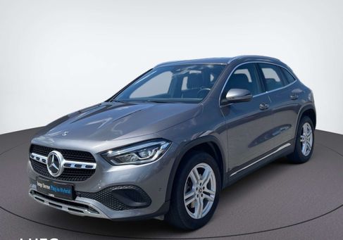 Mercedes-Benz GLA 250, 2021
