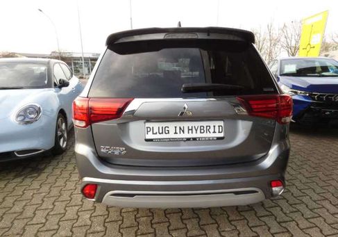 Mitsubishi Outlander, 2021