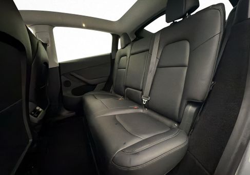 Tesla Model Y, 2023 3