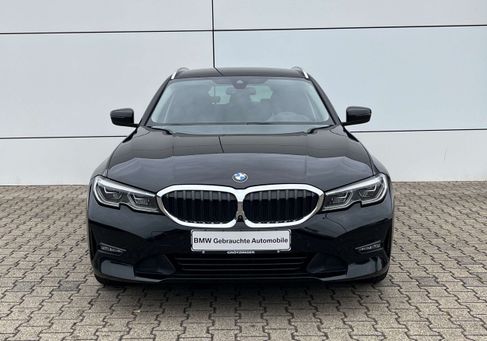 BMW 318, 2023
