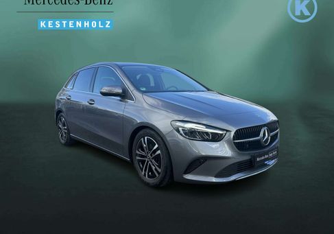 Mercedes-Benz B 180, 2025