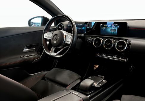 Mercedes-Benz A 180, 2021 3