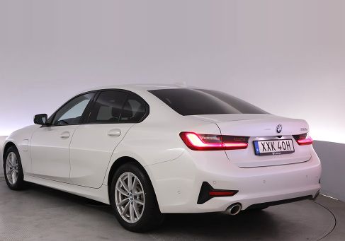BMW 330, 2021