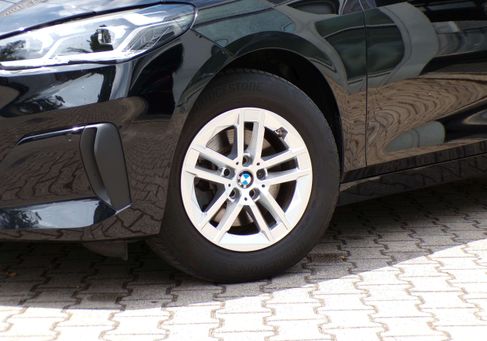 BMW 220, 2023 3