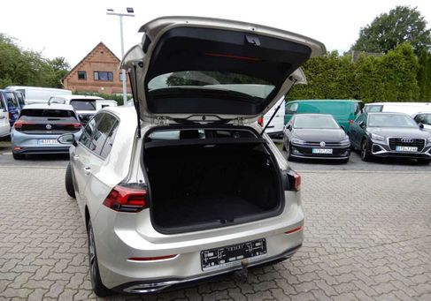 Volkswagen Golf, 2023 2