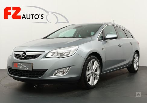 Opel Astra, 2011